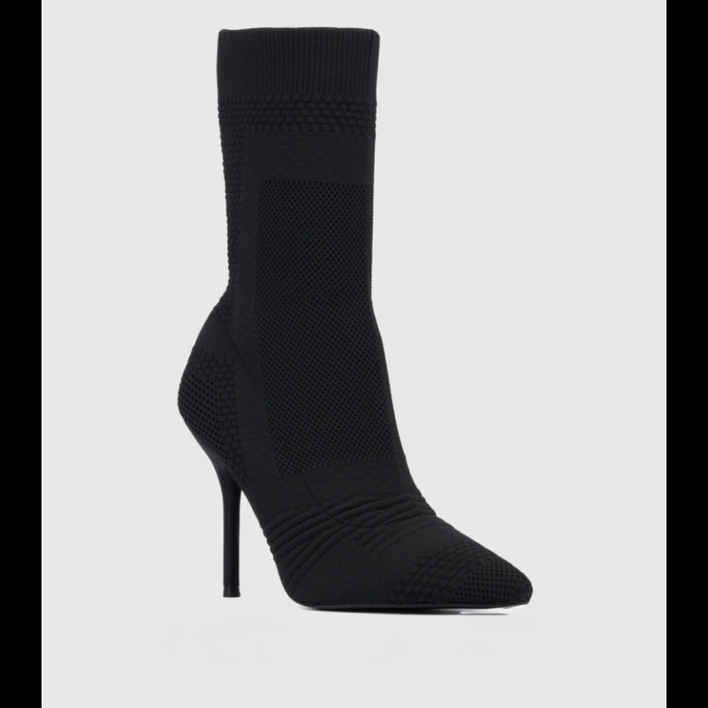 Elegant Black Knit Sock Boots